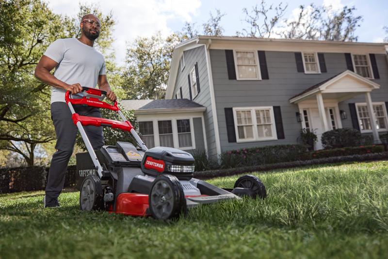 CRAFTSMAN 2xV20* BRUSHLESS RP™ Lawn Mower in use