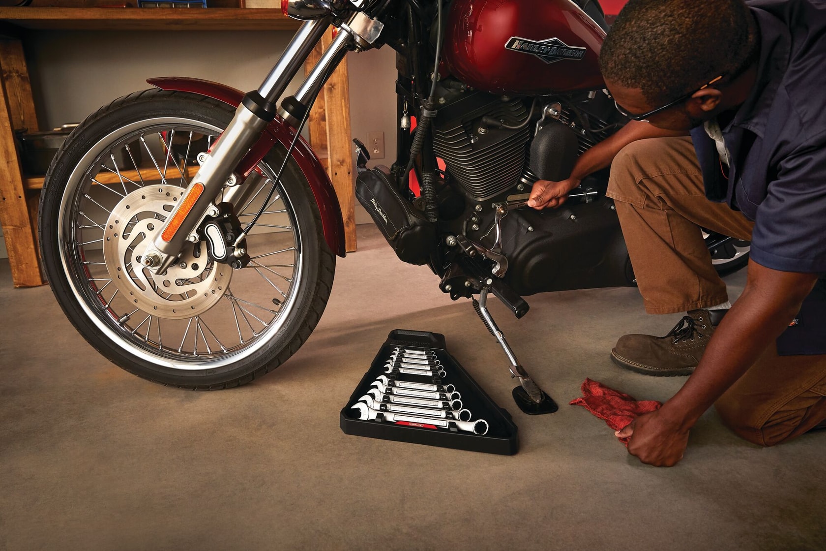 View of CRAFTSMAN Wrenches: Set being used by consumer