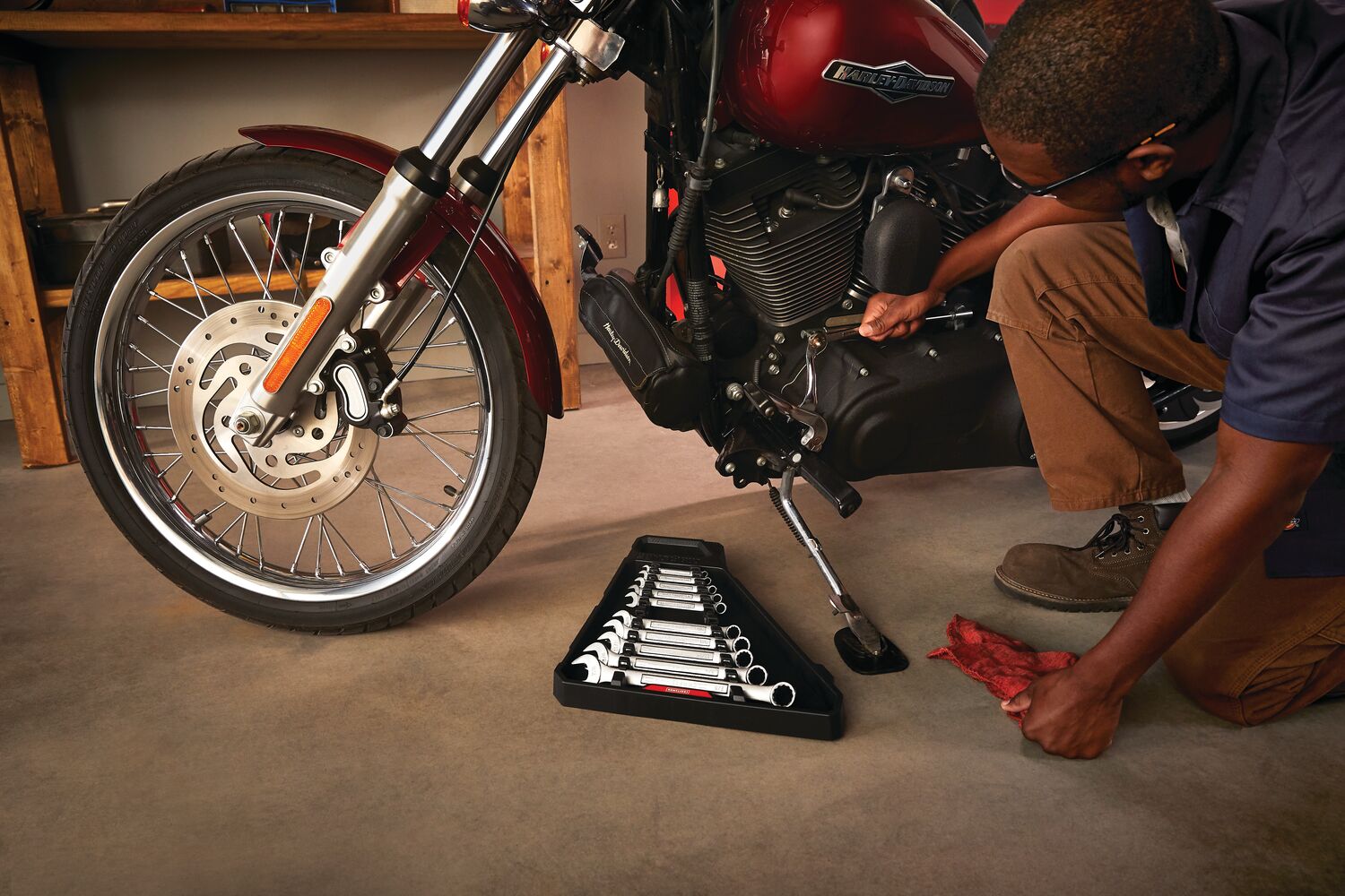 View of CRAFTSMAN Wrenches: Set being used by consumer