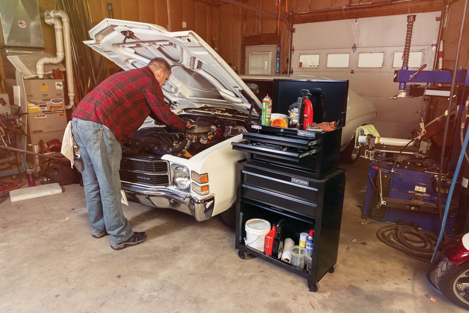 View of CRAFTSMAN Storage: Cabinets & Chests Rolling being used by consumer