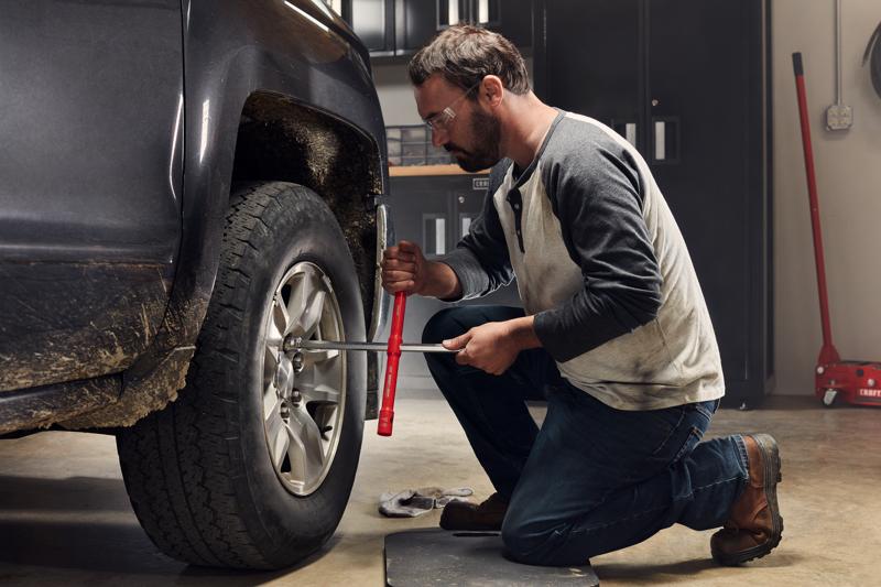 View of CRAFTSMAN Wrenches being used by consumer