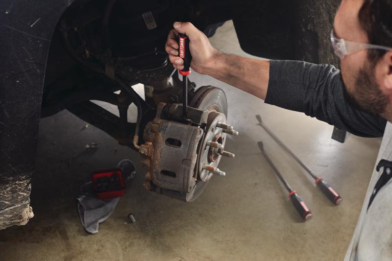 View of CRAFTSMAN Pry Bars being used by consumer